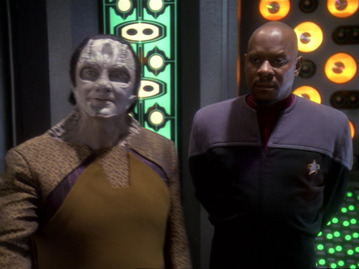 extant_StarTrek_DS9_6x19-InThePaleMoonlight_2233.jpg