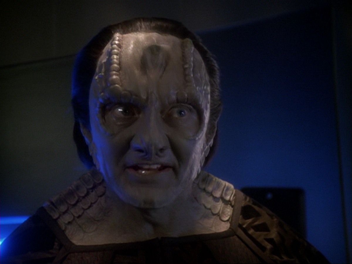 extant_StarTrek_DS9_6x19-InThePaleMoonlight_2425.jpg