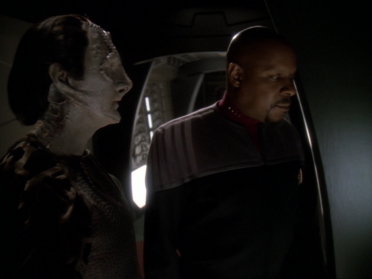 extant_StarTrek_DS9_6x19-InThePaleMoonlight_2491.jpg