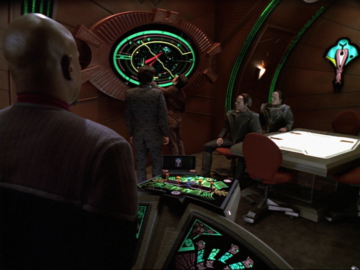 extant_StarTrek_DS9_6x19-InThePaleMoonlight_2895.jpg