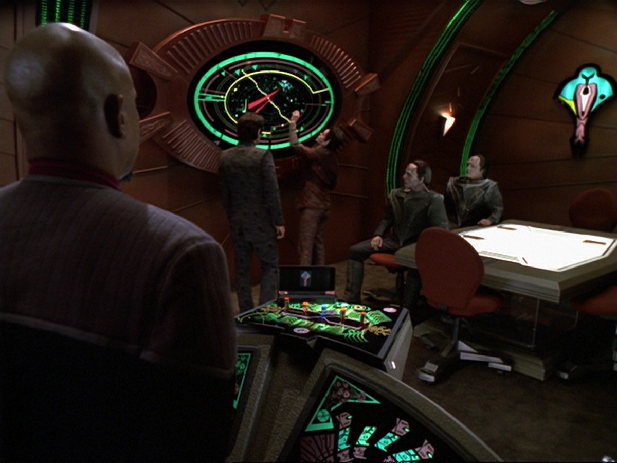 extant_StarTrek_DS9_6x19-InThePaleMoonlight_2898.jpg