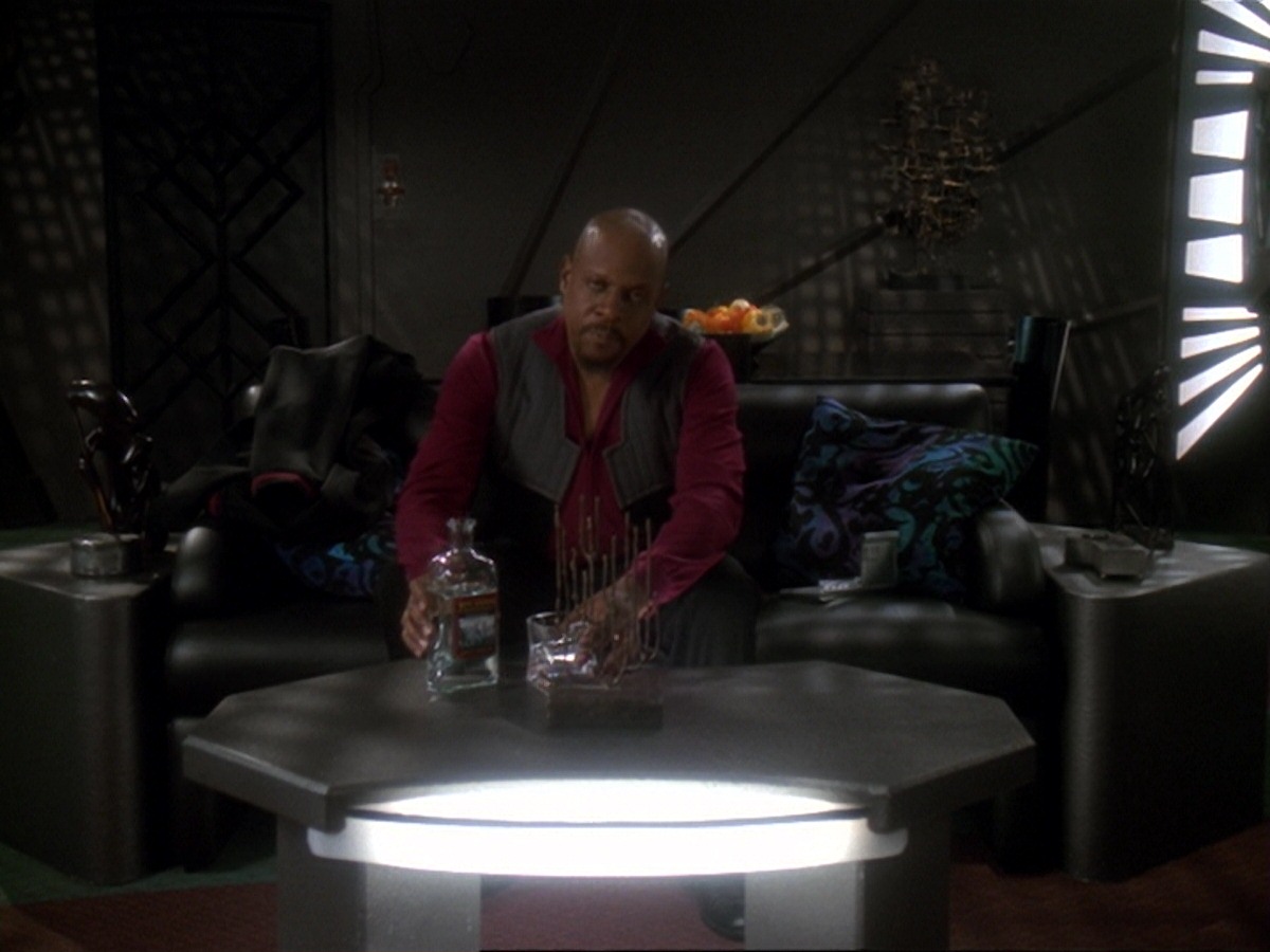 extant_StarTrek_DS9_6x19-InThePaleMoonlight_3026.jpg