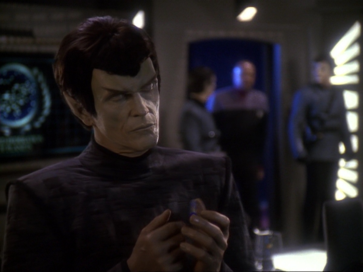extant_StarTrek_DS9_6x19-InThePaleMoonlight_3169.jpg