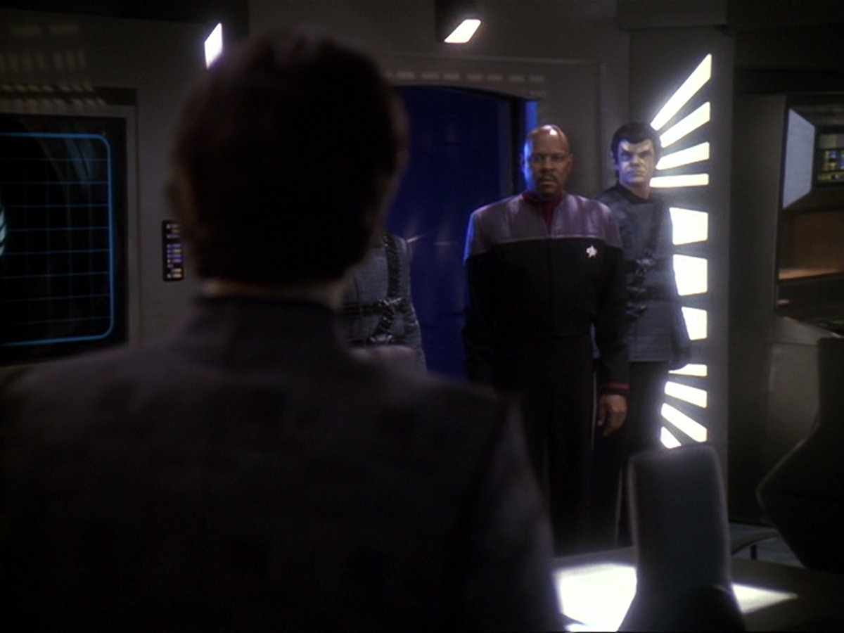 extant_StarTrek_DS9_6x19-InThePaleMoonlight_3172.jpg