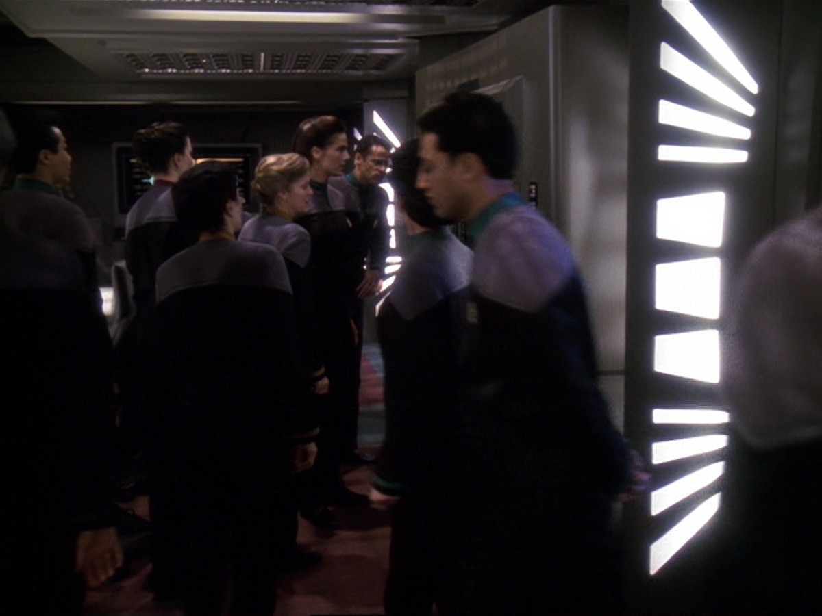 extant_StarTrek_DS9_6x19-InThePaleMoonlight_3264.jpg