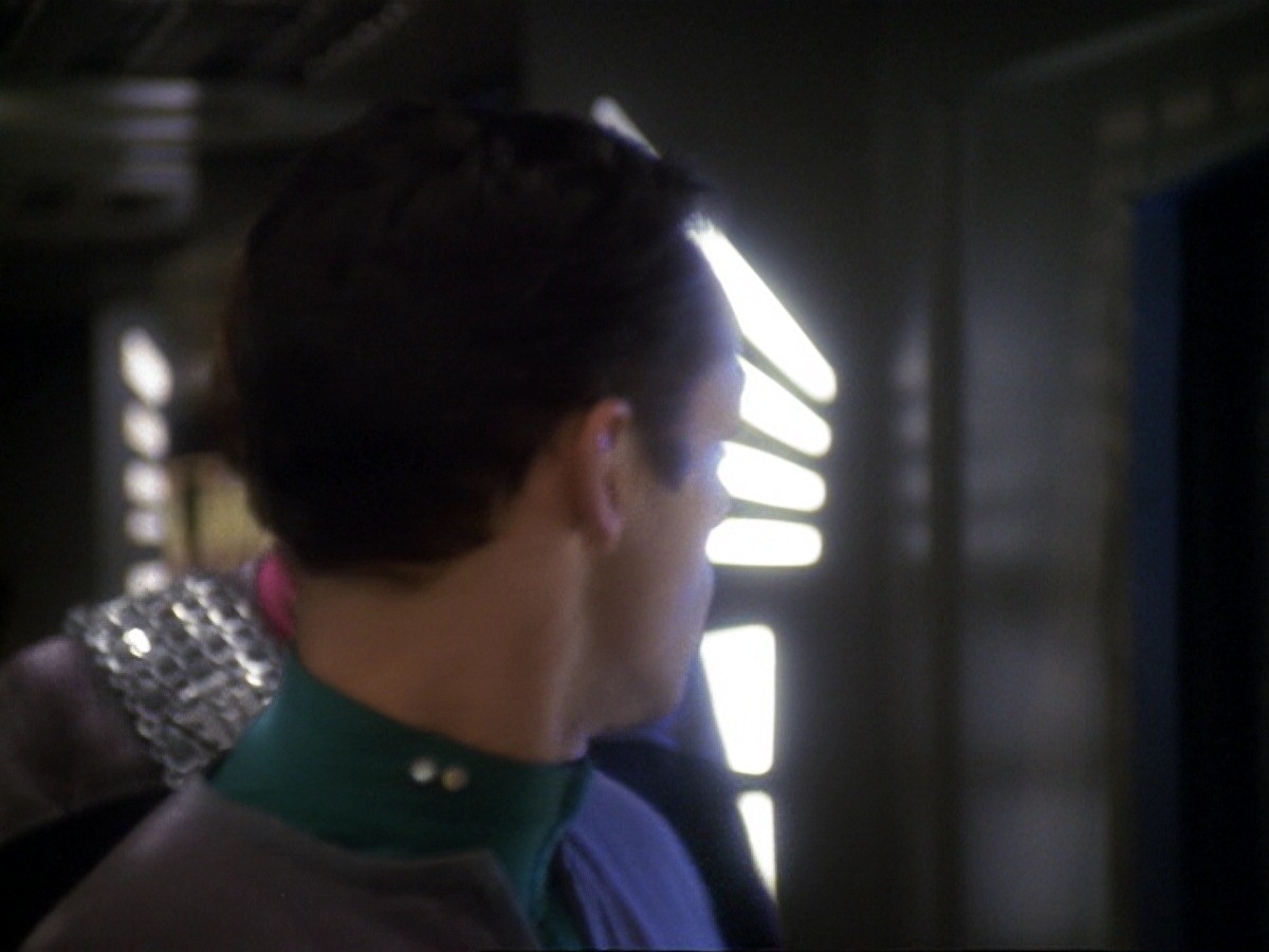 extant_StarTrek_DS9_6x19-InThePaleMoonlight_3294.jpg