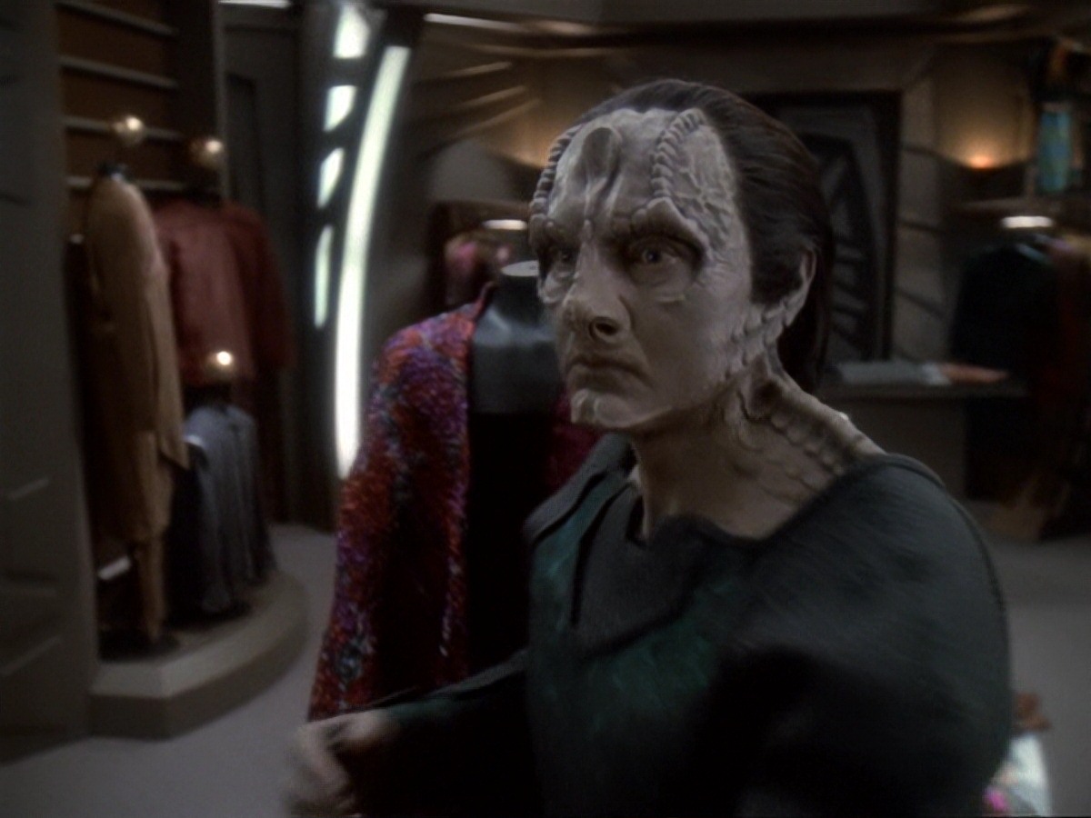 extant_StarTrek_DS9_6x19-InThePaleMoonlight_3368.jpg