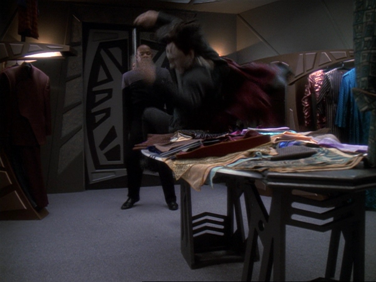 extant_StarTrek_DS9_6x19-InThePaleMoonlight_3370.jpg