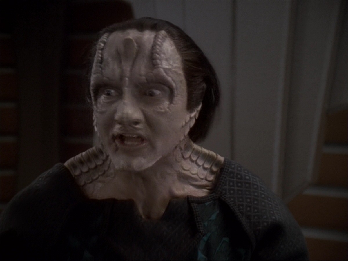 extant_StarTrek_DS9_6x19-InThePaleMoonlight_3441.jpg