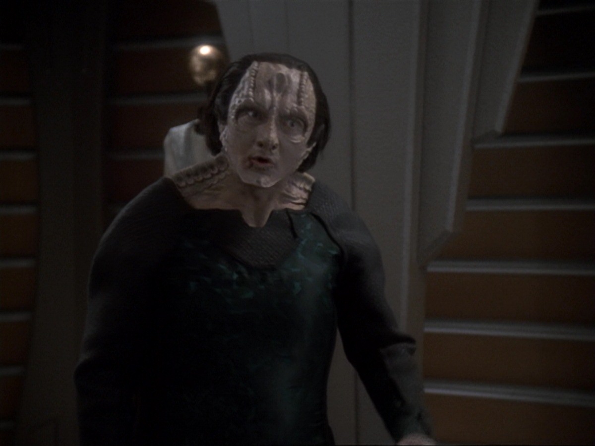 extant_StarTrek_DS9_6x19-InThePaleMoonlight_3475.jpg