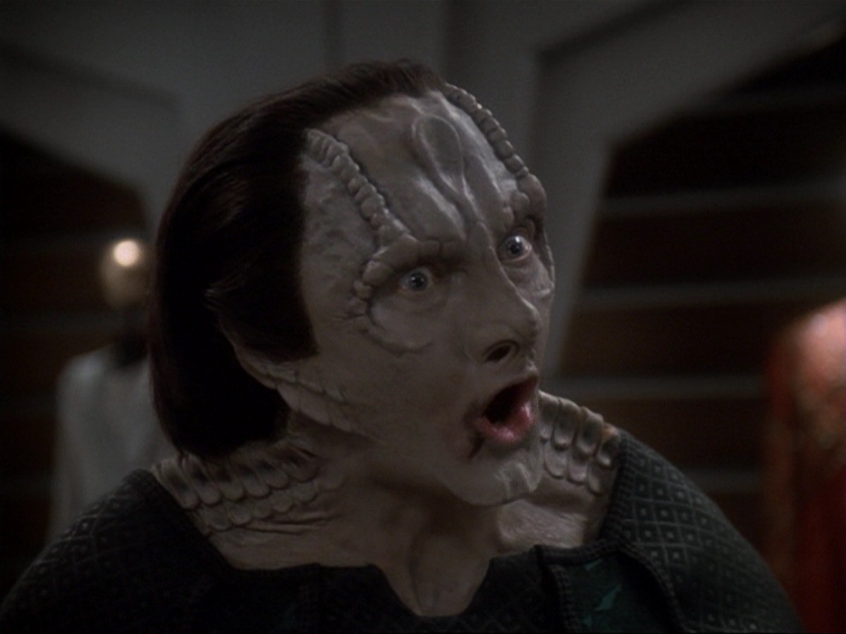 extant_StarTrek_DS9_6x19-InThePaleMoonlight_3489.jpg