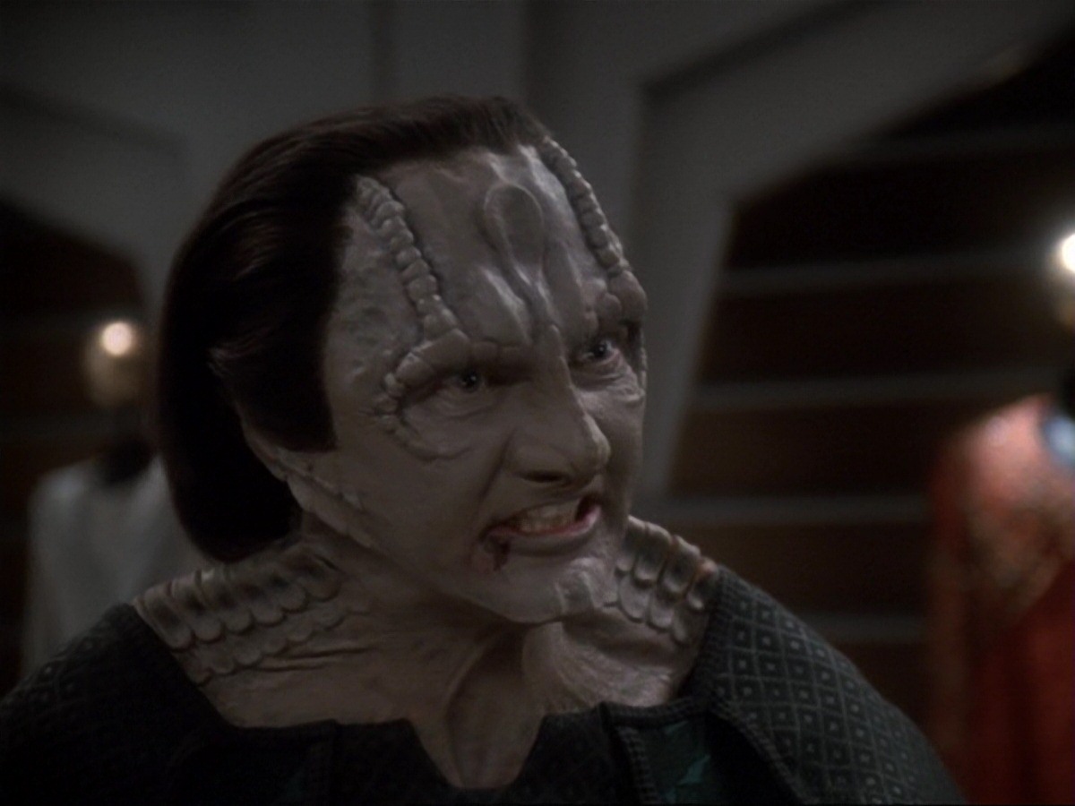 extant_StarTrek_DS9_6x19-InThePaleMoonlight_3507.jpg