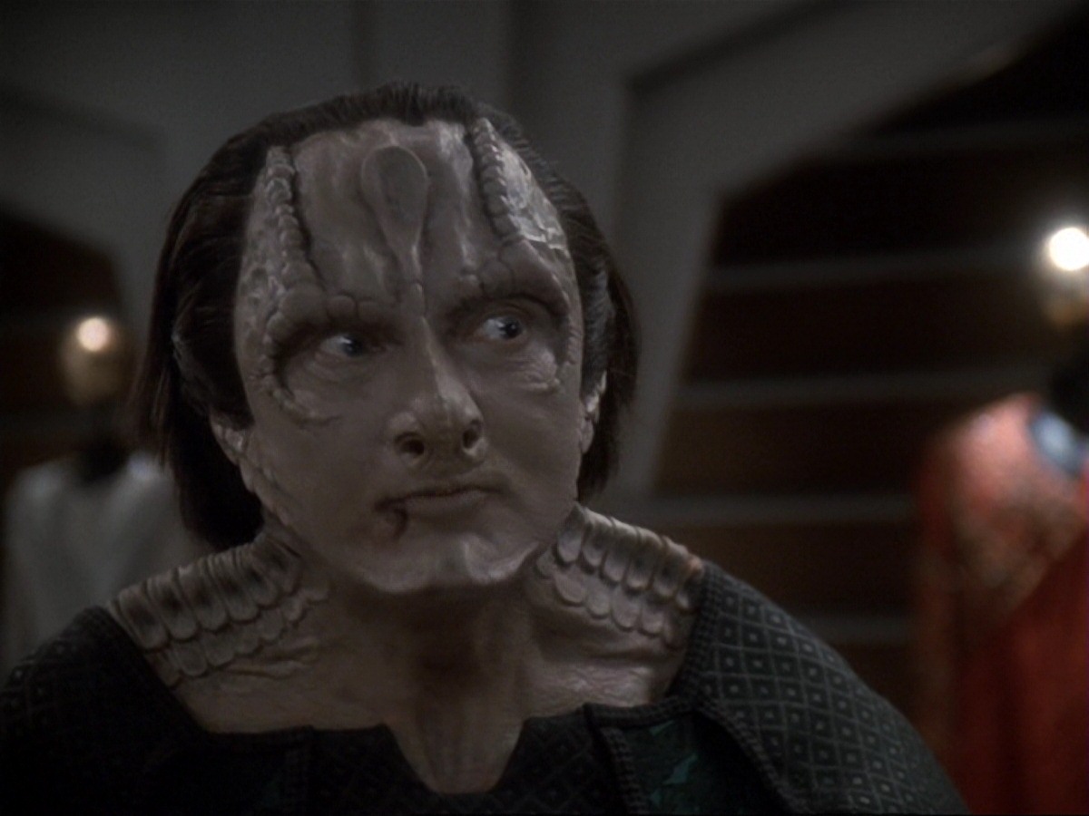 extant_StarTrek_DS9_6x19-InThePaleMoonlight_3508.jpg
