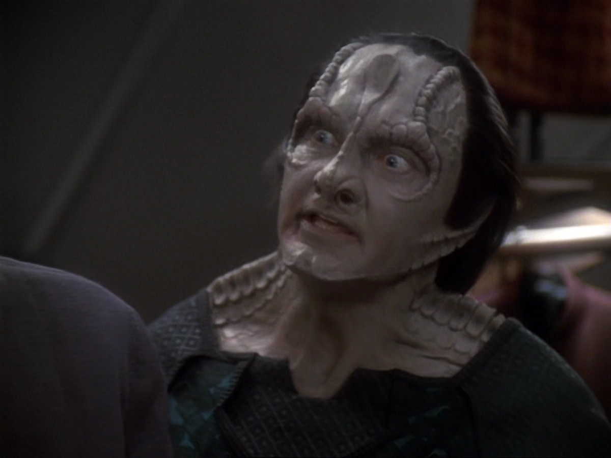 extant_StarTrek_DS9_6x19-InThePaleMoonlight_3539.jpg