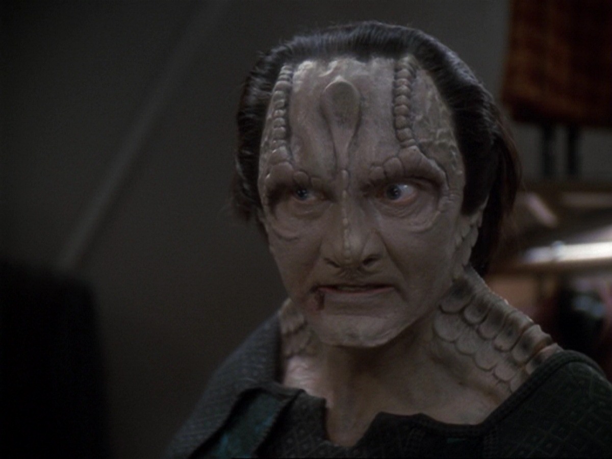 extant_StarTrek_DS9_6x19-InThePaleMoonlight_3568.jpg