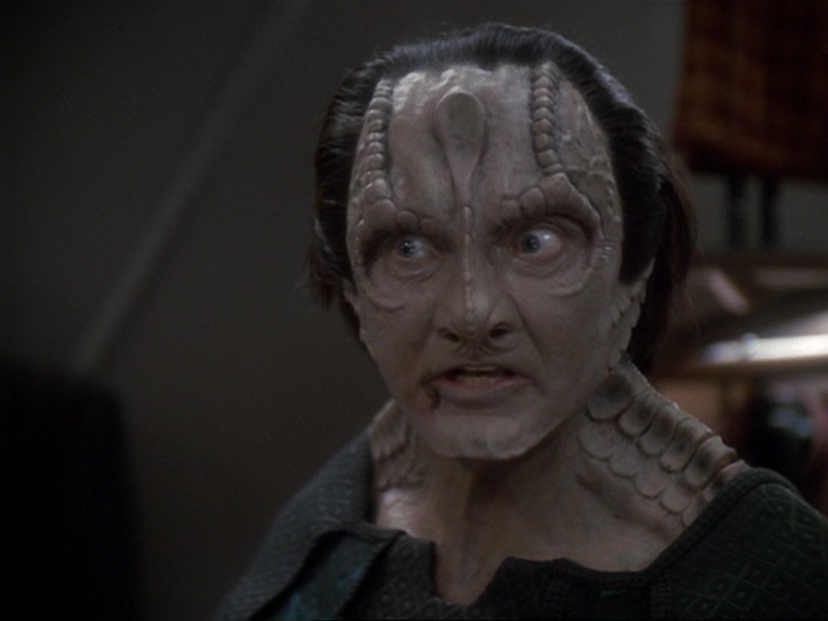 extant_StarTrek_DS9_6x19-InThePaleMoonlight_3570.jpg