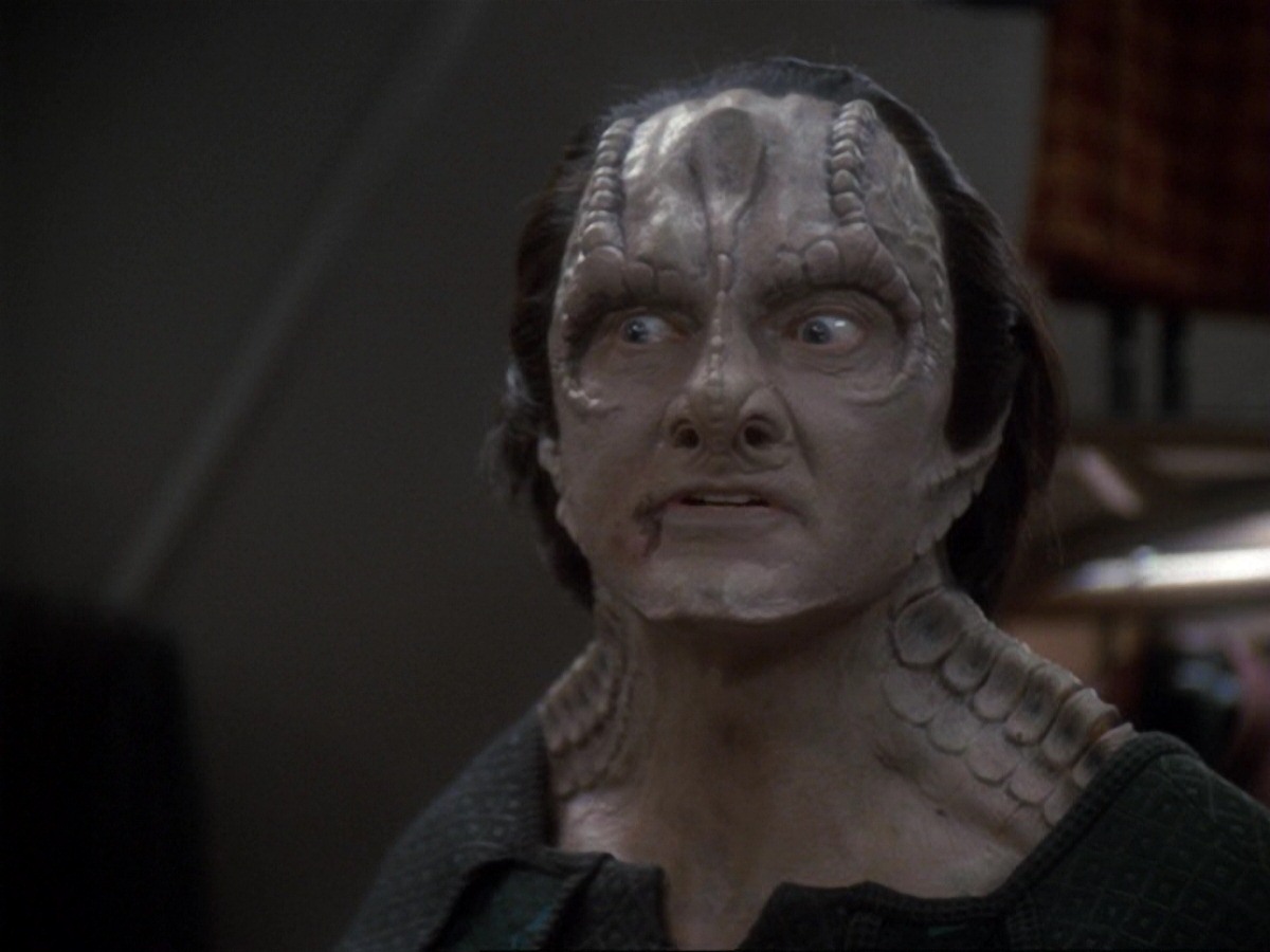 extant_StarTrek_DS9_6x19-InThePaleMoonlight_3576.jpg