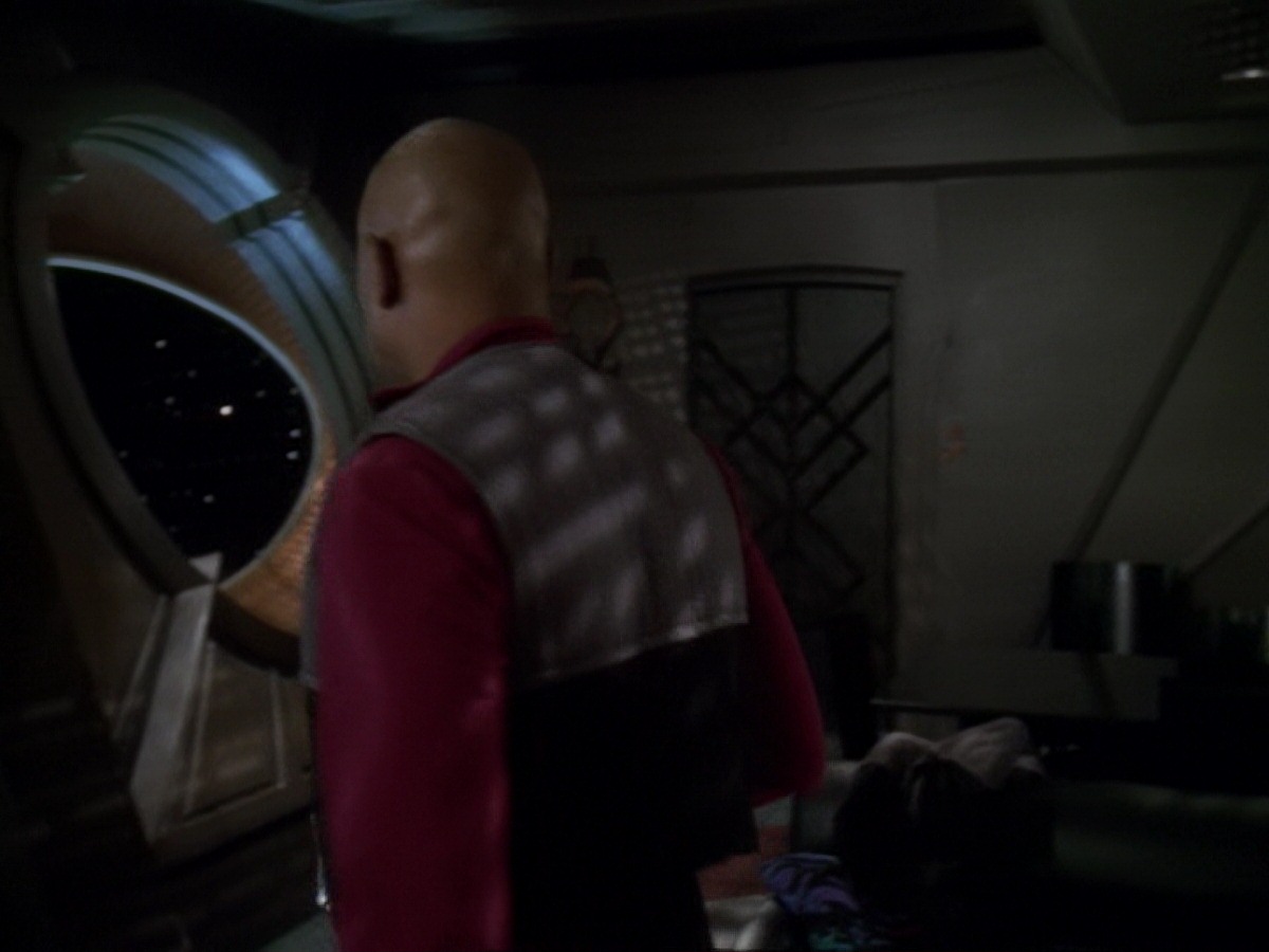 extant_StarTrek_DS9_6x19-InThePaleMoonlight_3651.jpg