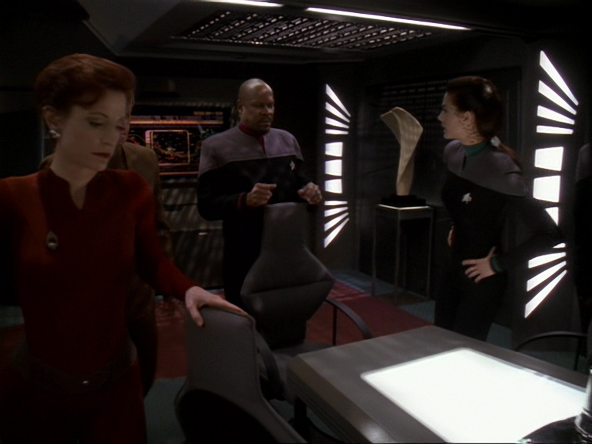 extant_StarTrek_DS9_6x21-TheReckoning_0036.jpg
