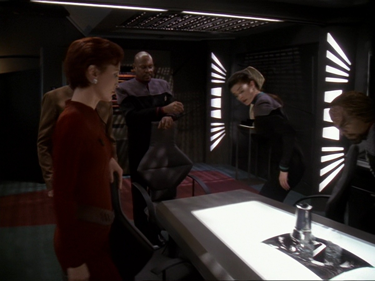extant_StarTrek_DS9_6x21-TheReckoning_0037.jpg