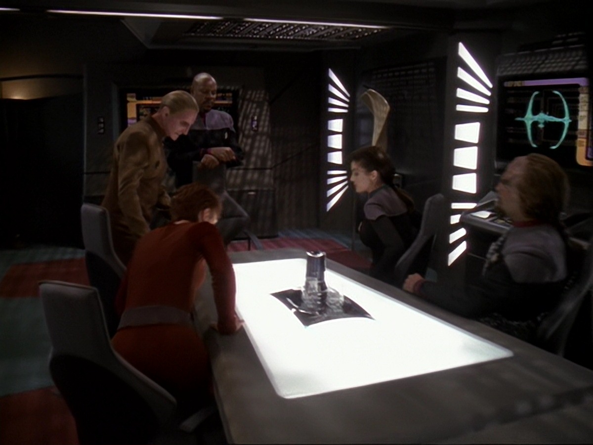 extant_StarTrek_DS9_6x21-TheReckoning_0039.jpg