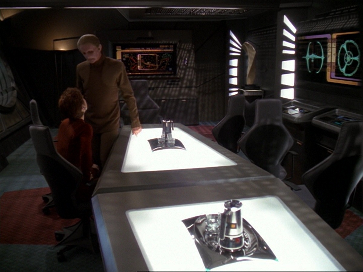 extant_StarTrek_DS9_6x21-TheReckoning_0121.jpg