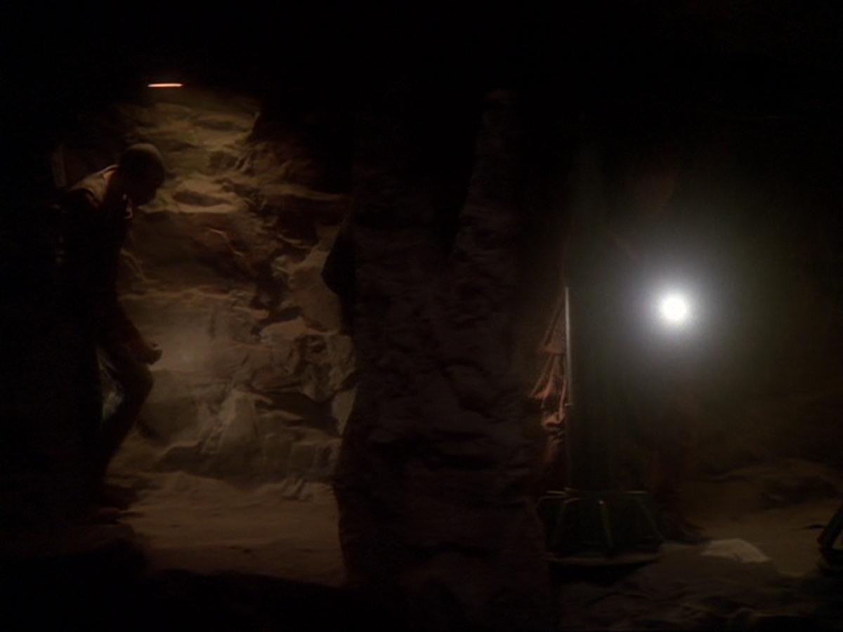 extant_StarTrek_DS9_6x21-TheReckoning_0175.jpg