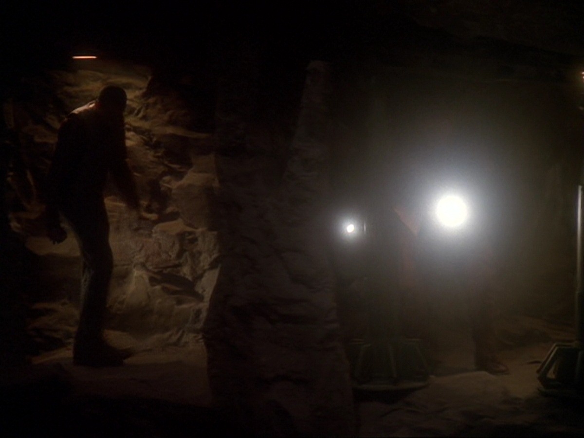 extant_StarTrek_DS9_6x21-TheReckoning_0176.jpg
