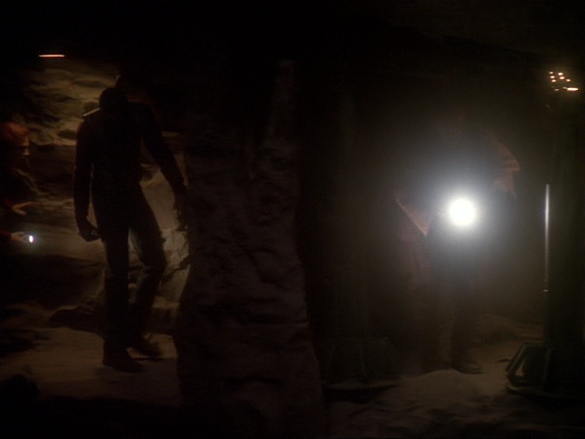 extant_StarTrek_DS9_6x21-TheReckoning_0177.jpg