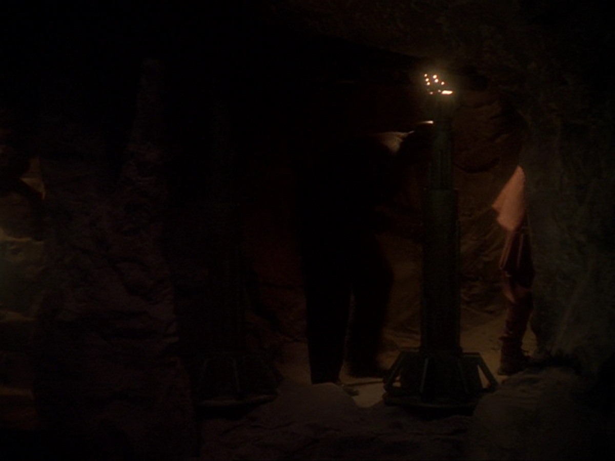 extant_StarTrek_DS9_6x21-TheReckoning_0181.jpg