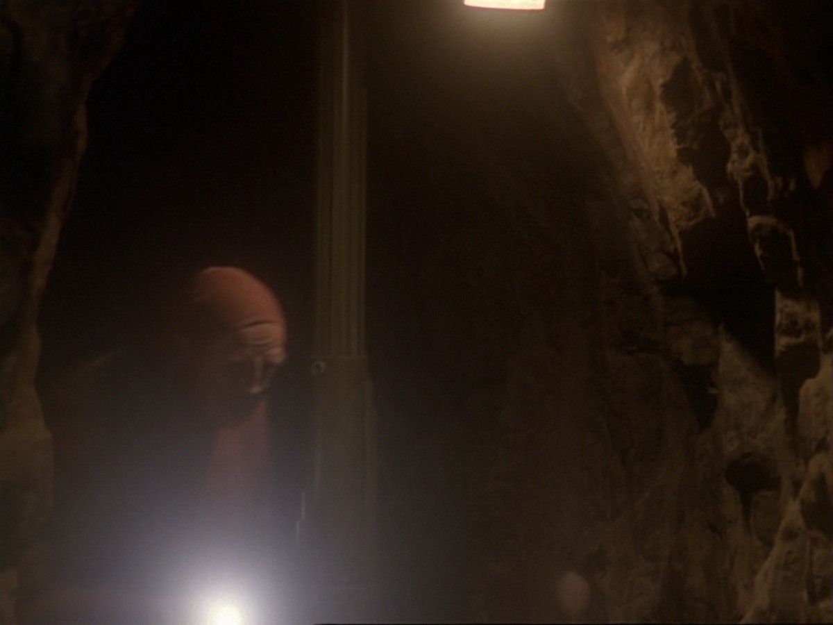 extant_StarTrek_DS9_6x21-TheReckoning_0187.jpg
