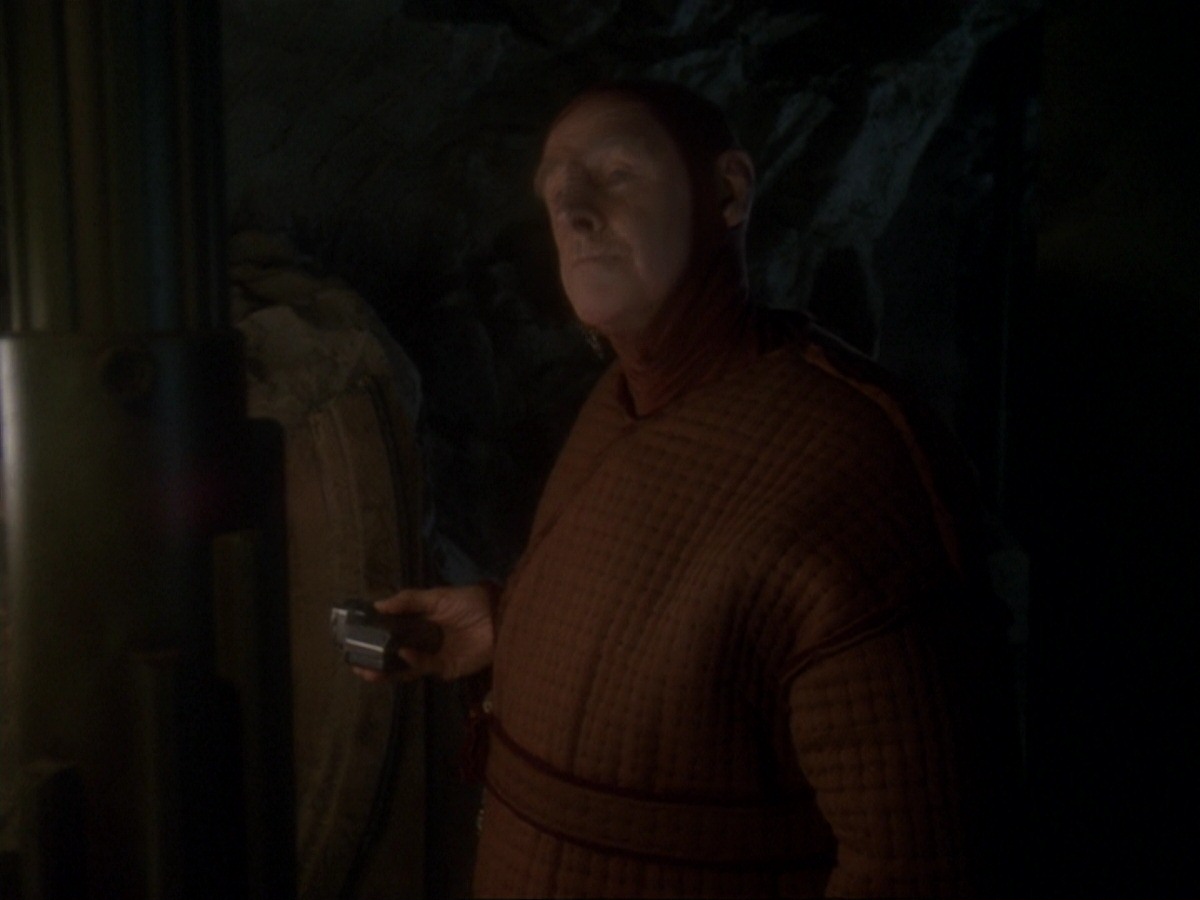 extant_StarTrek_DS9_6x21-TheReckoning_0295.jpg