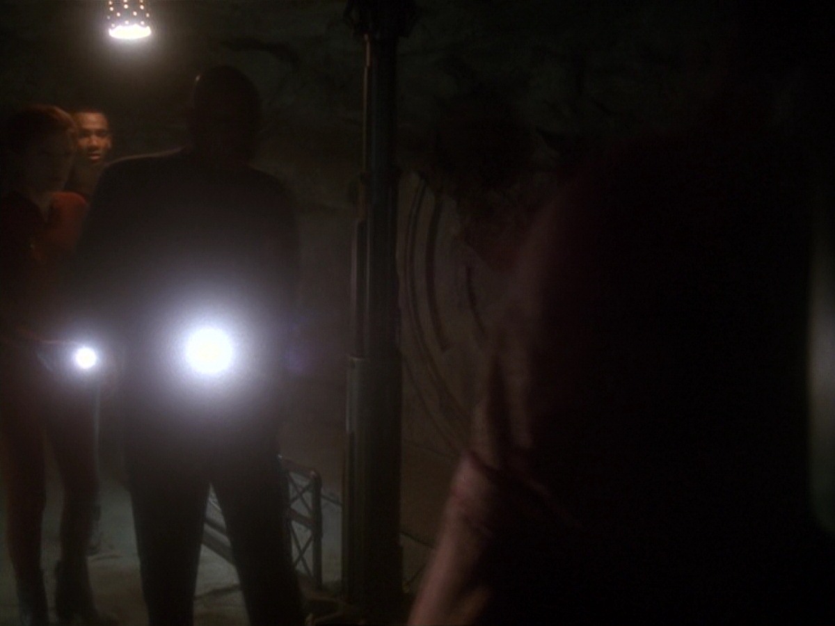 extant_StarTrek_DS9_6x21-TheReckoning_0301.jpg