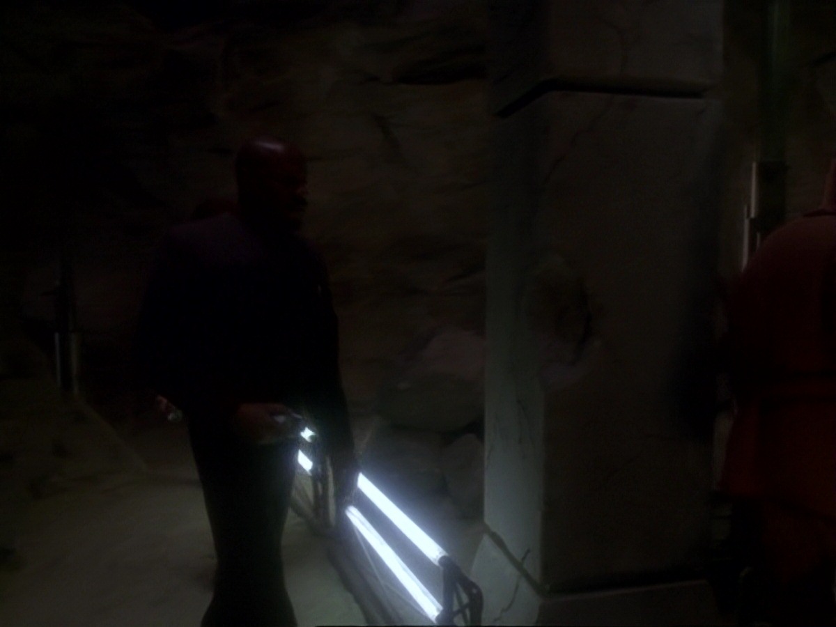 extant_StarTrek_DS9_6x21-TheReckoning_0319.jpg