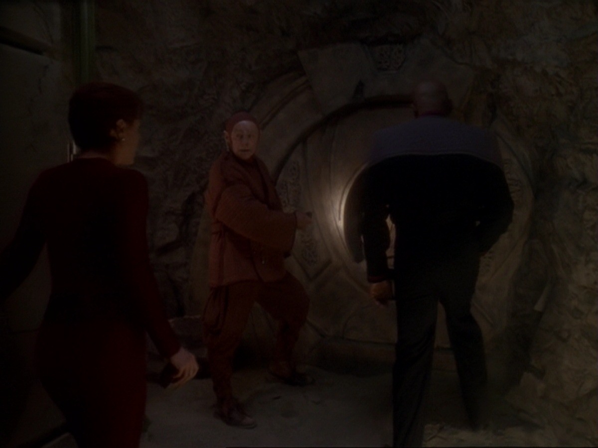 extant_StarTrek_DS9_6x21-TheReckoning_0324.jpg