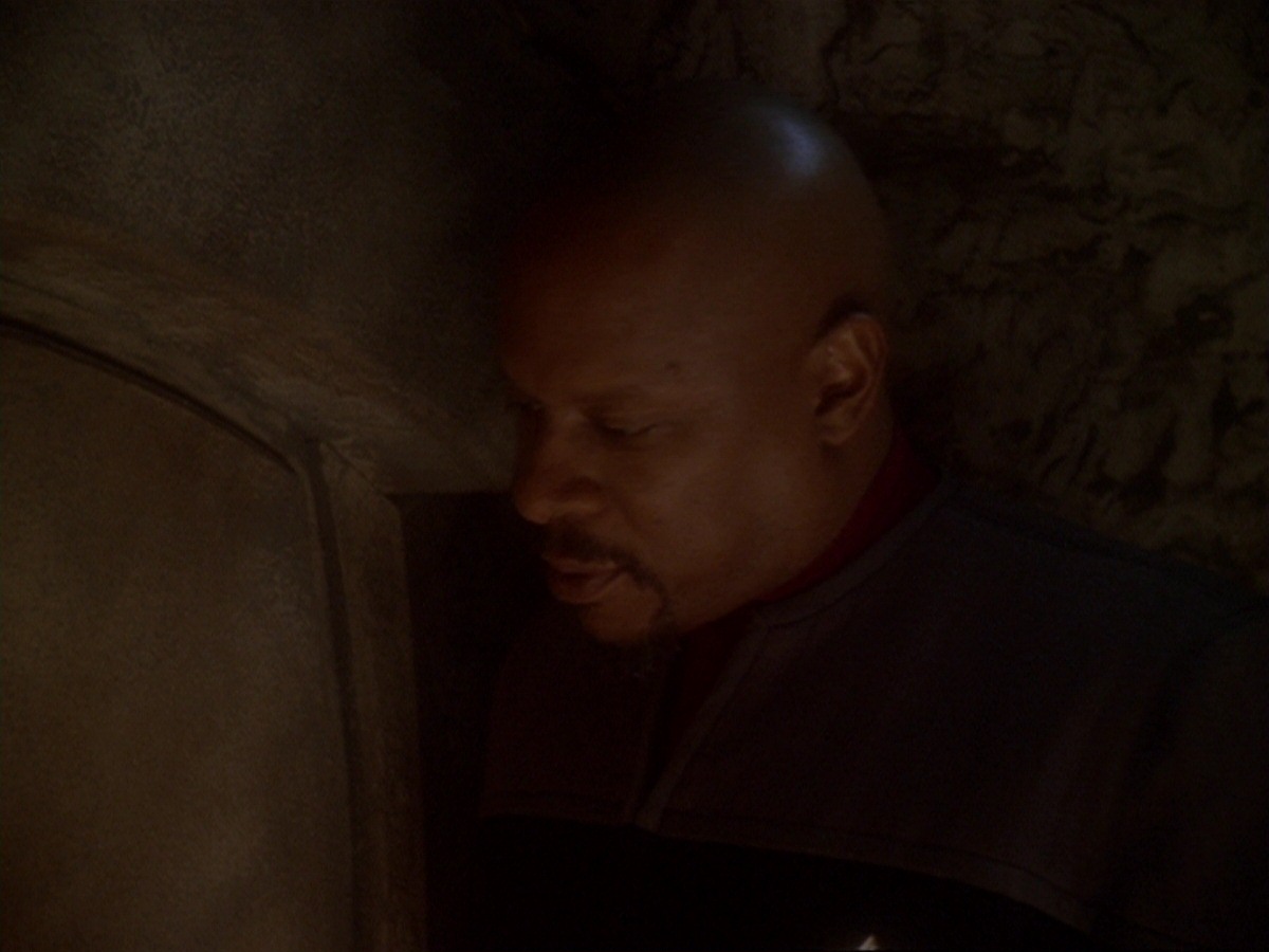 extant_StarTrek_DS9_6x21-TheReckoning_0332.jpg