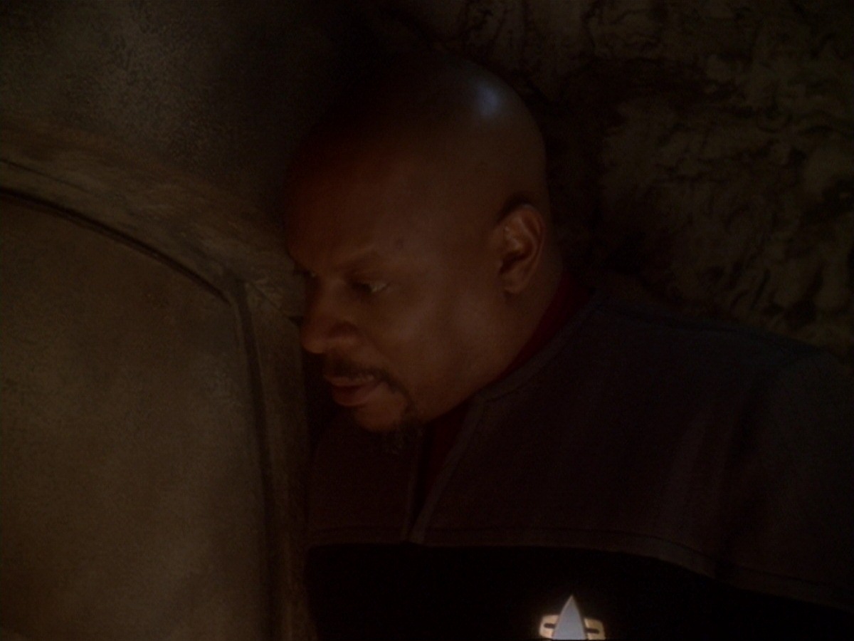 extant_StarTrek_DS9_6x21-TheReckoning_0375.jpg