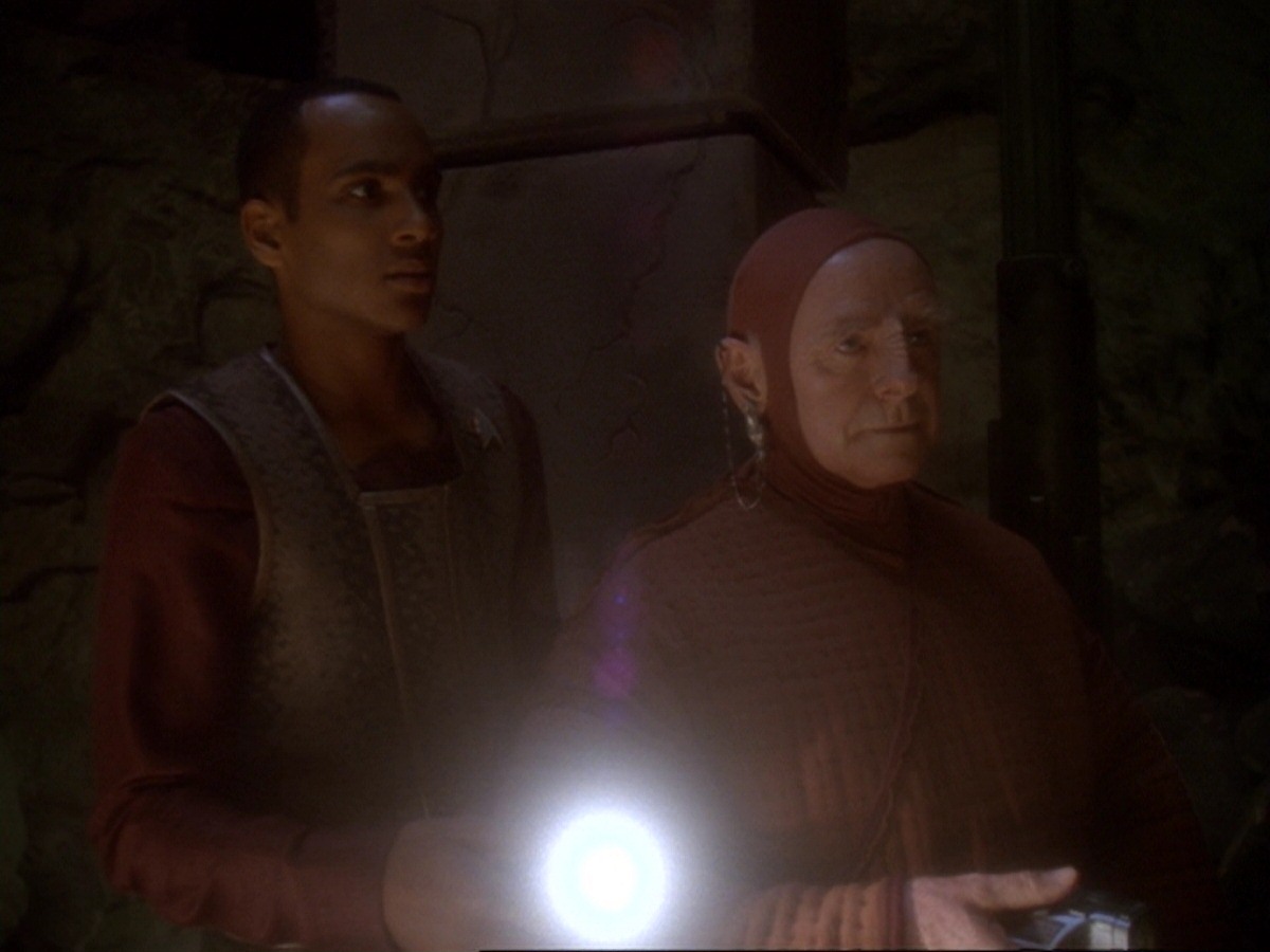 extant_StarTrek_DS9_6x21-TheReckoning_0382.jpg