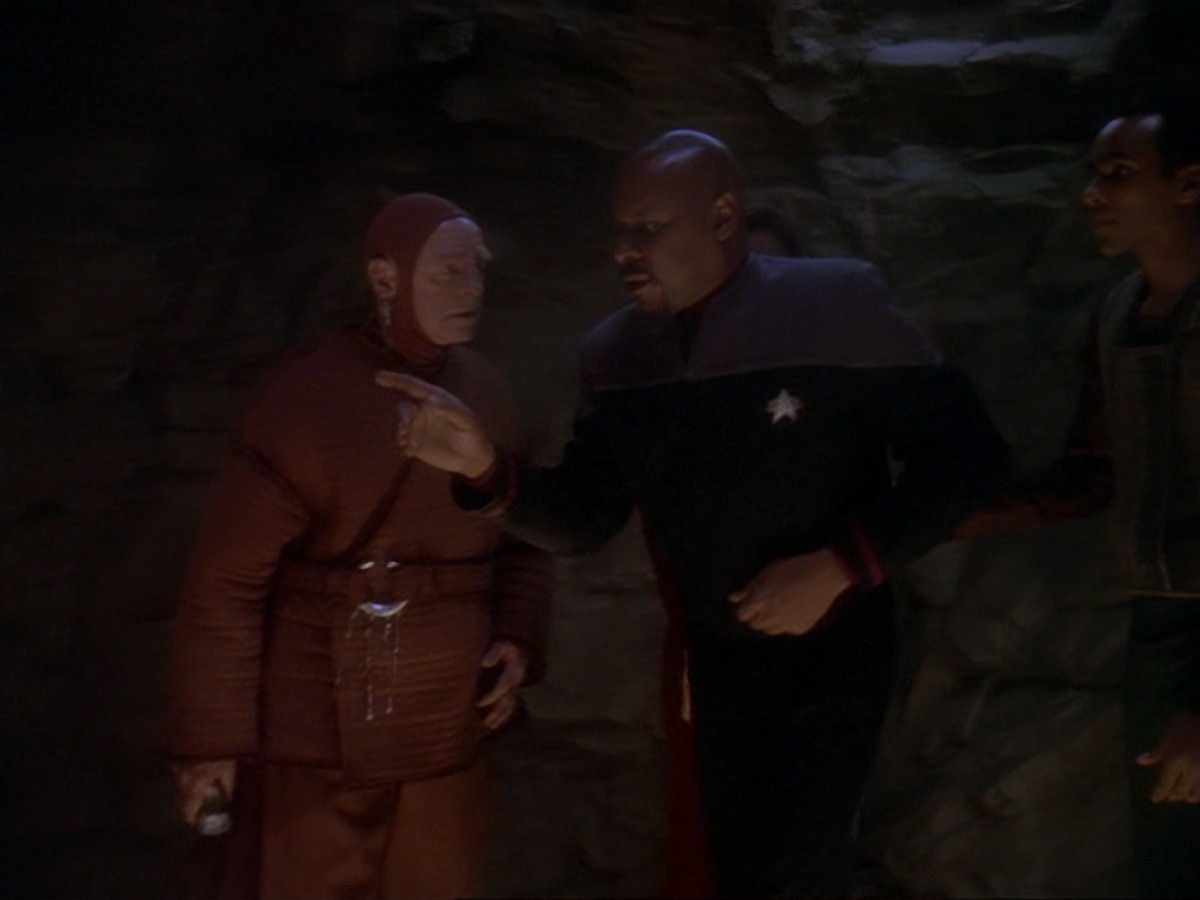 extant_StarTrek_DS9_6x21-TheReckoning_0696.jpg