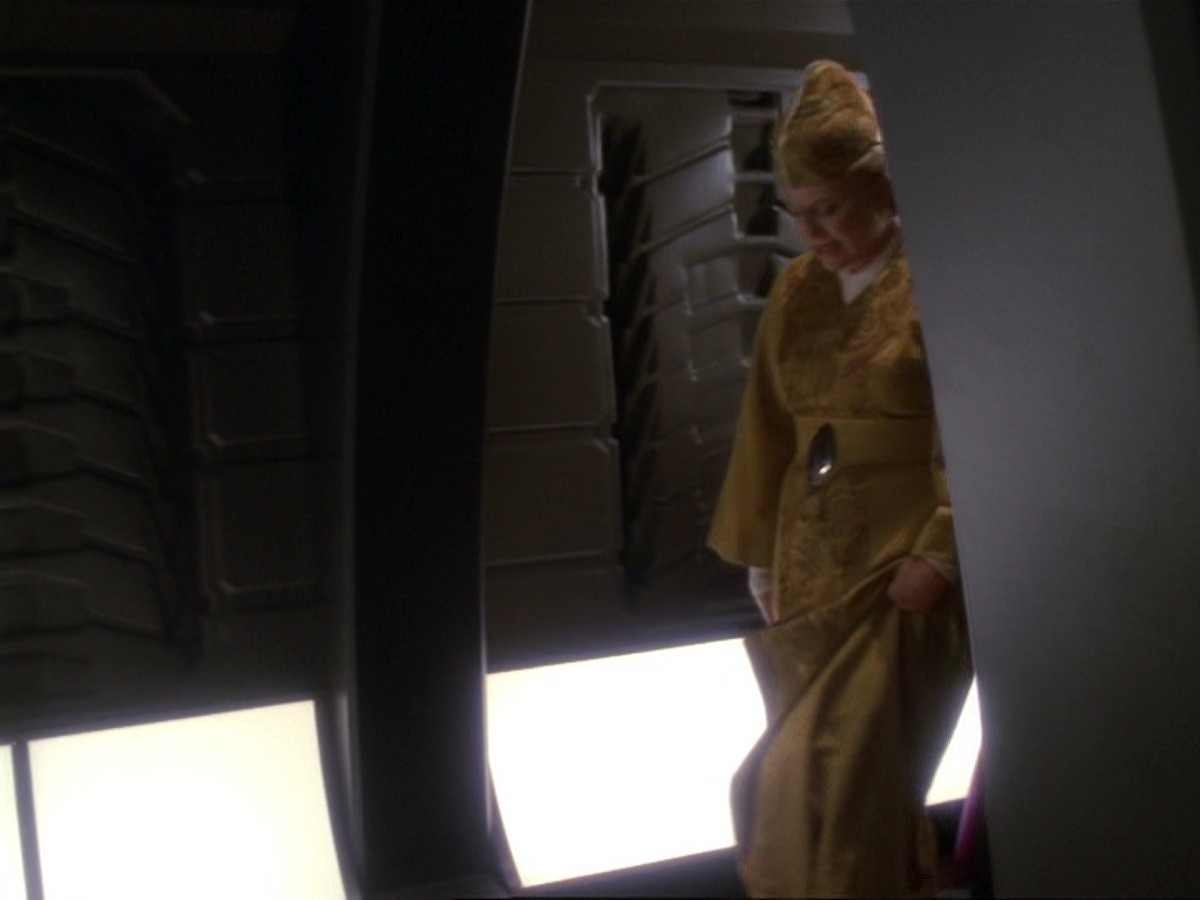 extant_StarTrek_DS9_6x21-TheReckoning_0914.jpg
