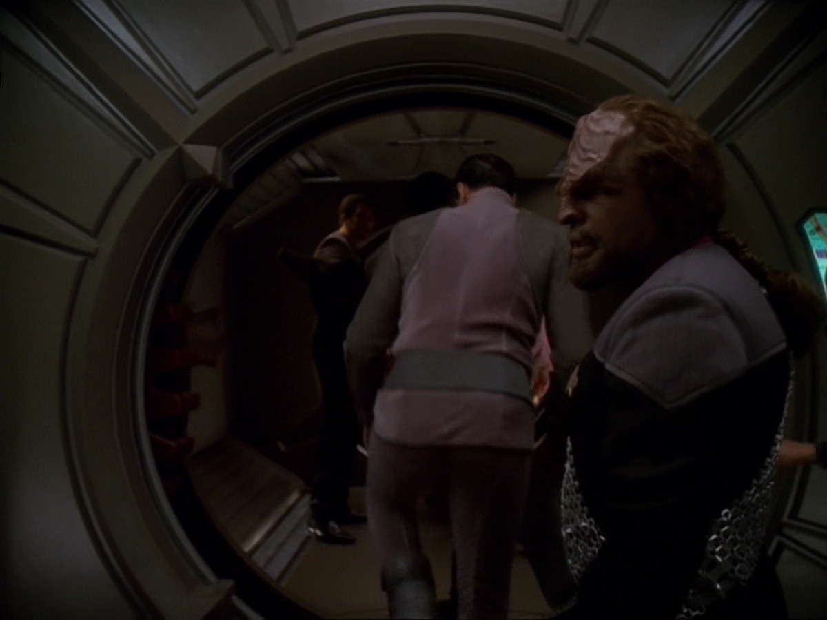 extant_StarTrek_DS9_6x21-TheReckoning_2887.jpg