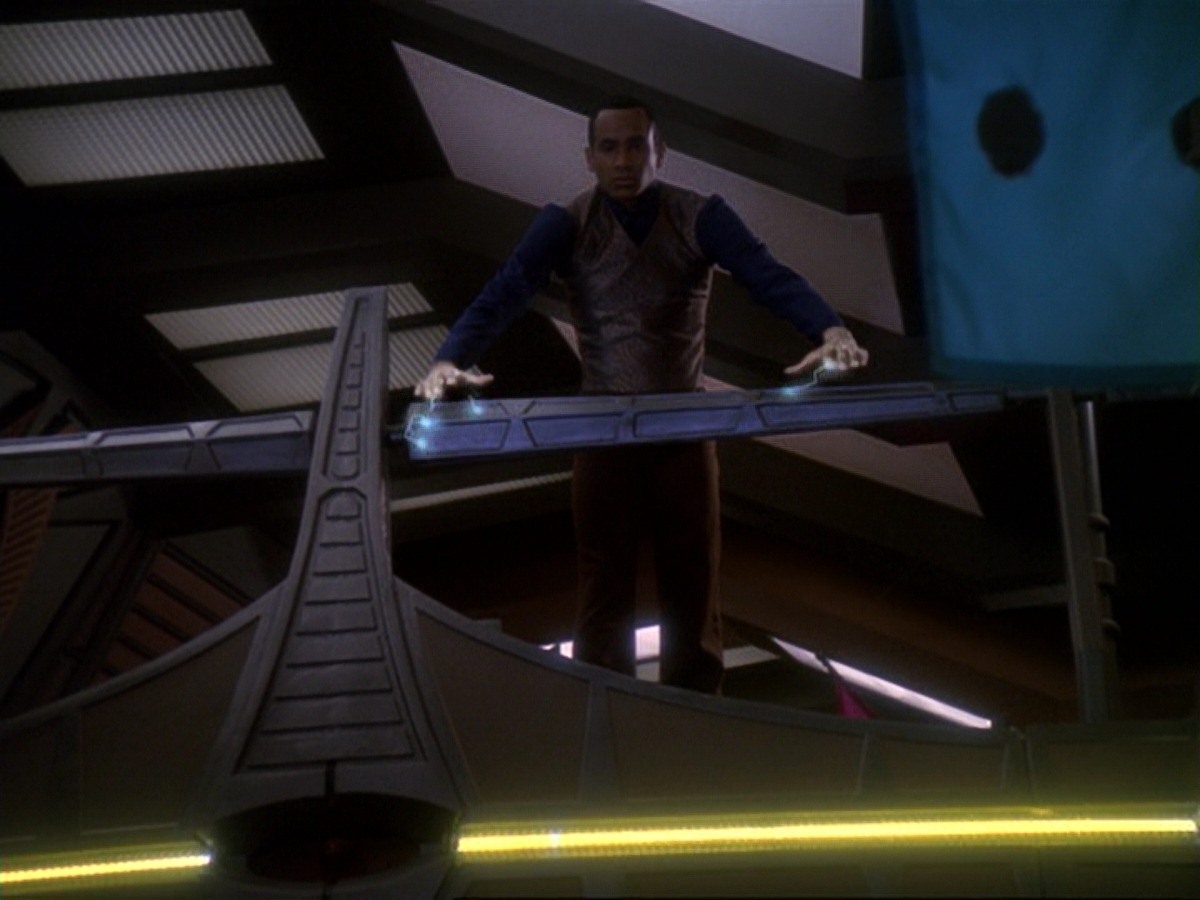 extant_StarTrek_DS9_6x21-TheReckoning_3094.jpg