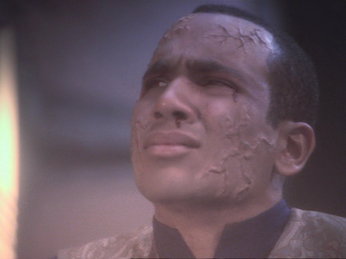 extant_StarTrek_DS9_6x21-TheReckoning_3339.jpg