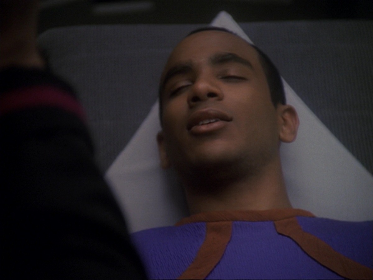 extant_StarTrek_DS9_6x21-TheReckoning_3504.jpg