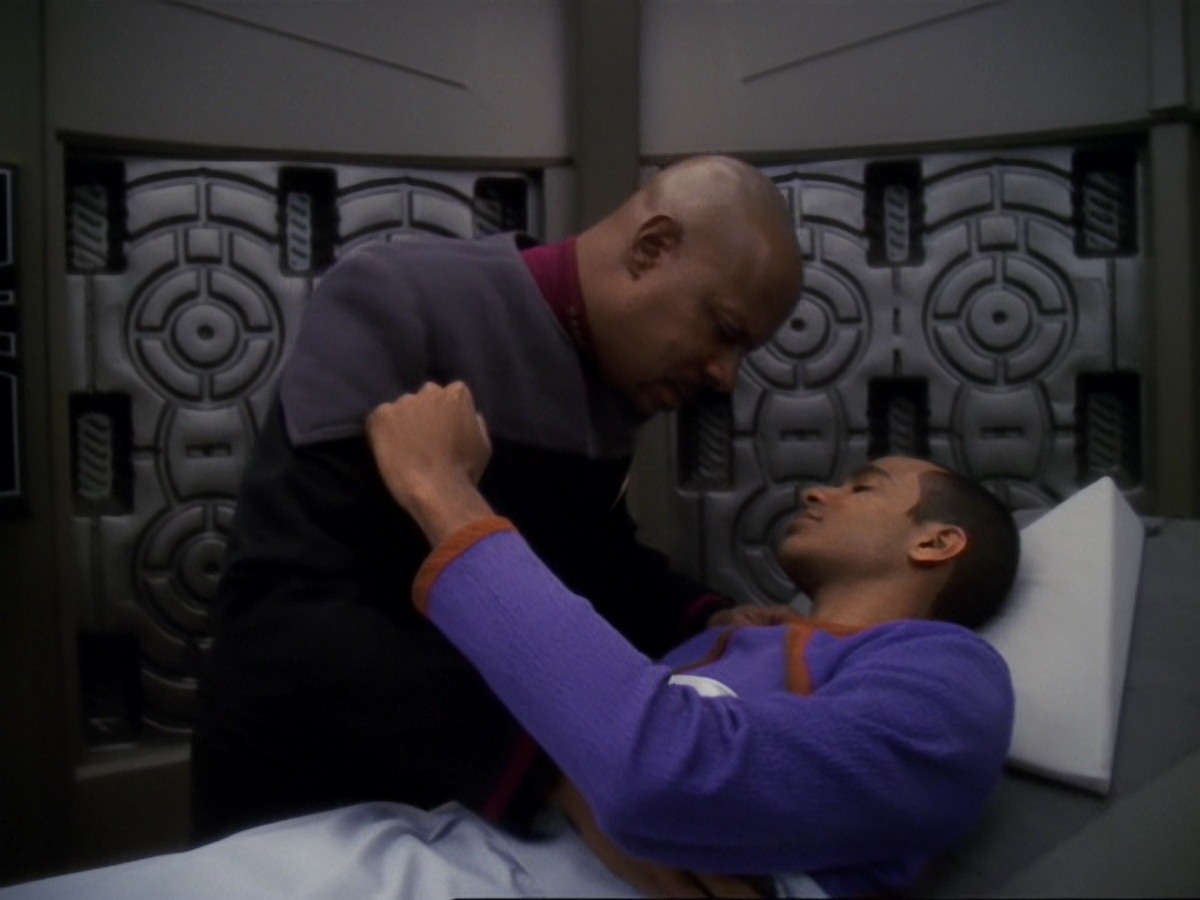 extant_StarTrek_DS9_6x21-TheReckoning_3543.jpg