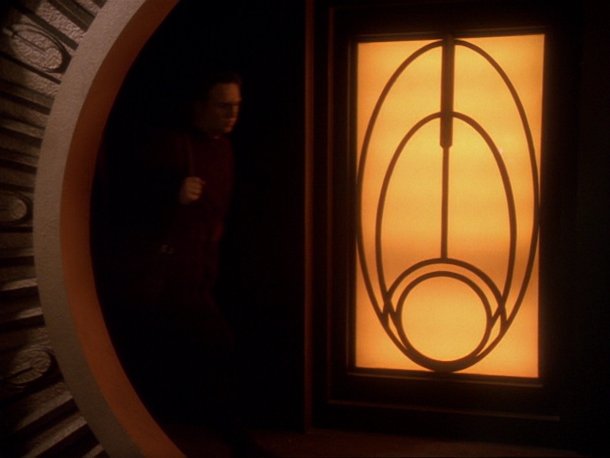 extant_StarTrek_DS9_6x21-TheReckoning_3549.jpg