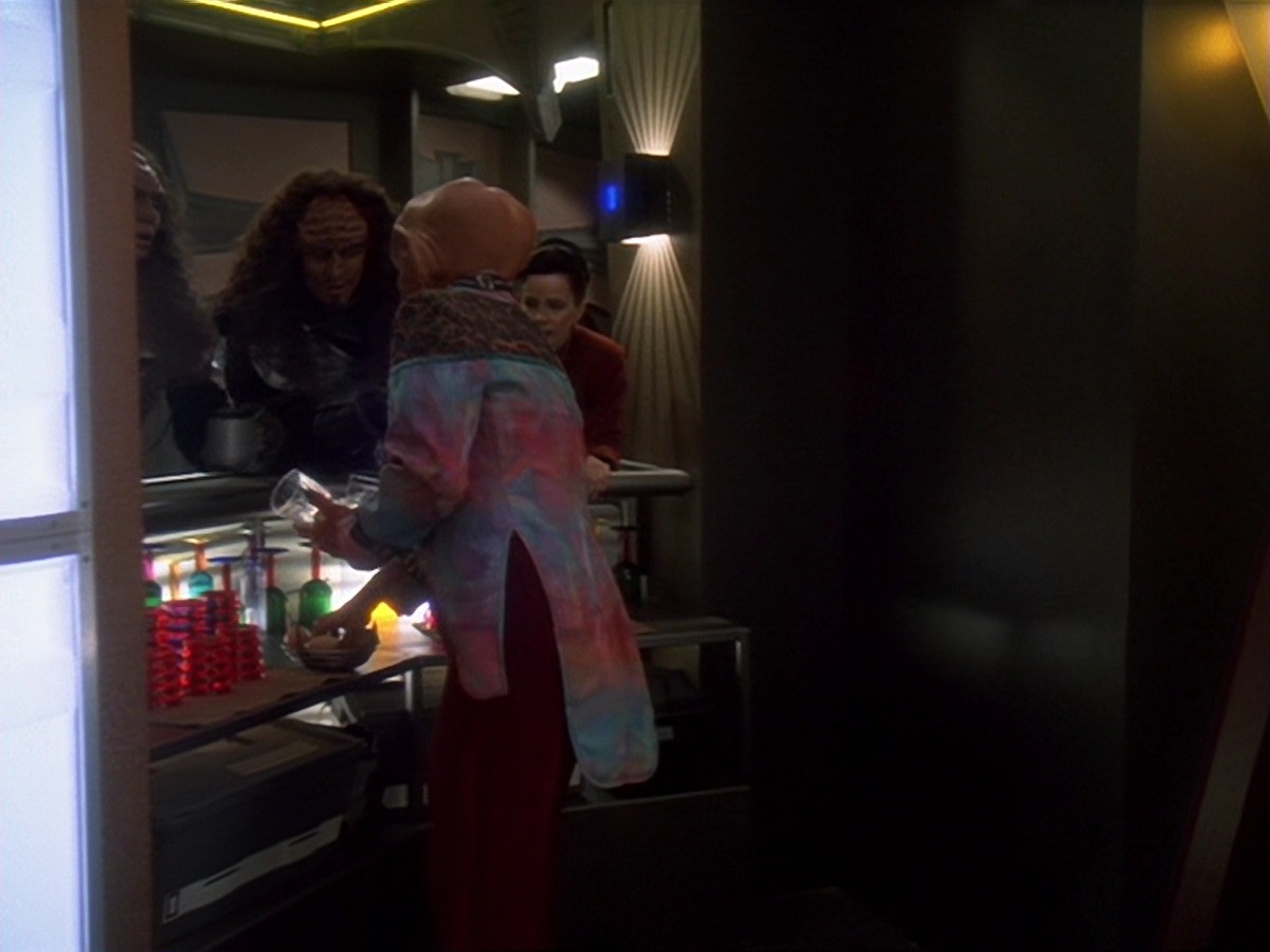 extant_StarTrek_DS9_6x22-Valiant_0007.jpg