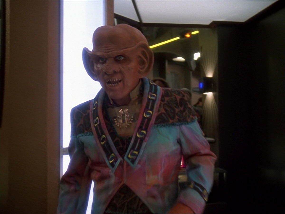 extant_StarTrek_DS9_6x22-Valiant_0117.jpg