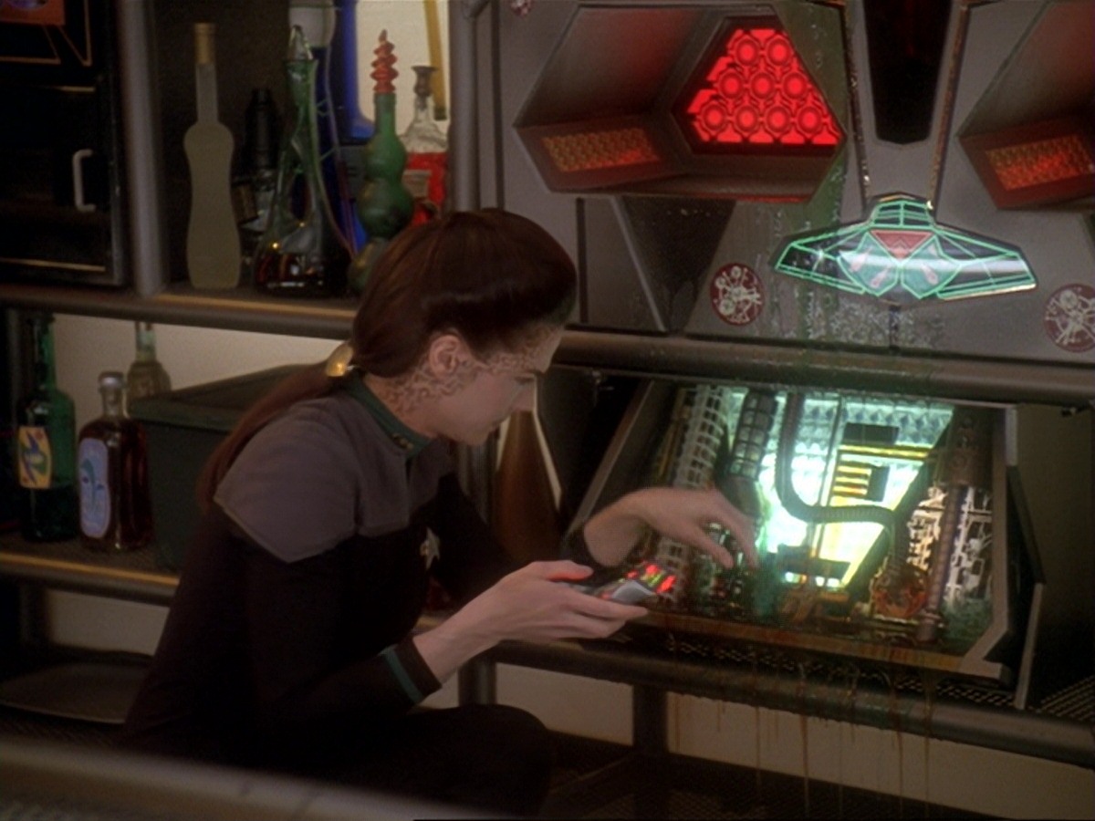 extant_StarTrek_DS9_6x22-Valiant_0152.jpg