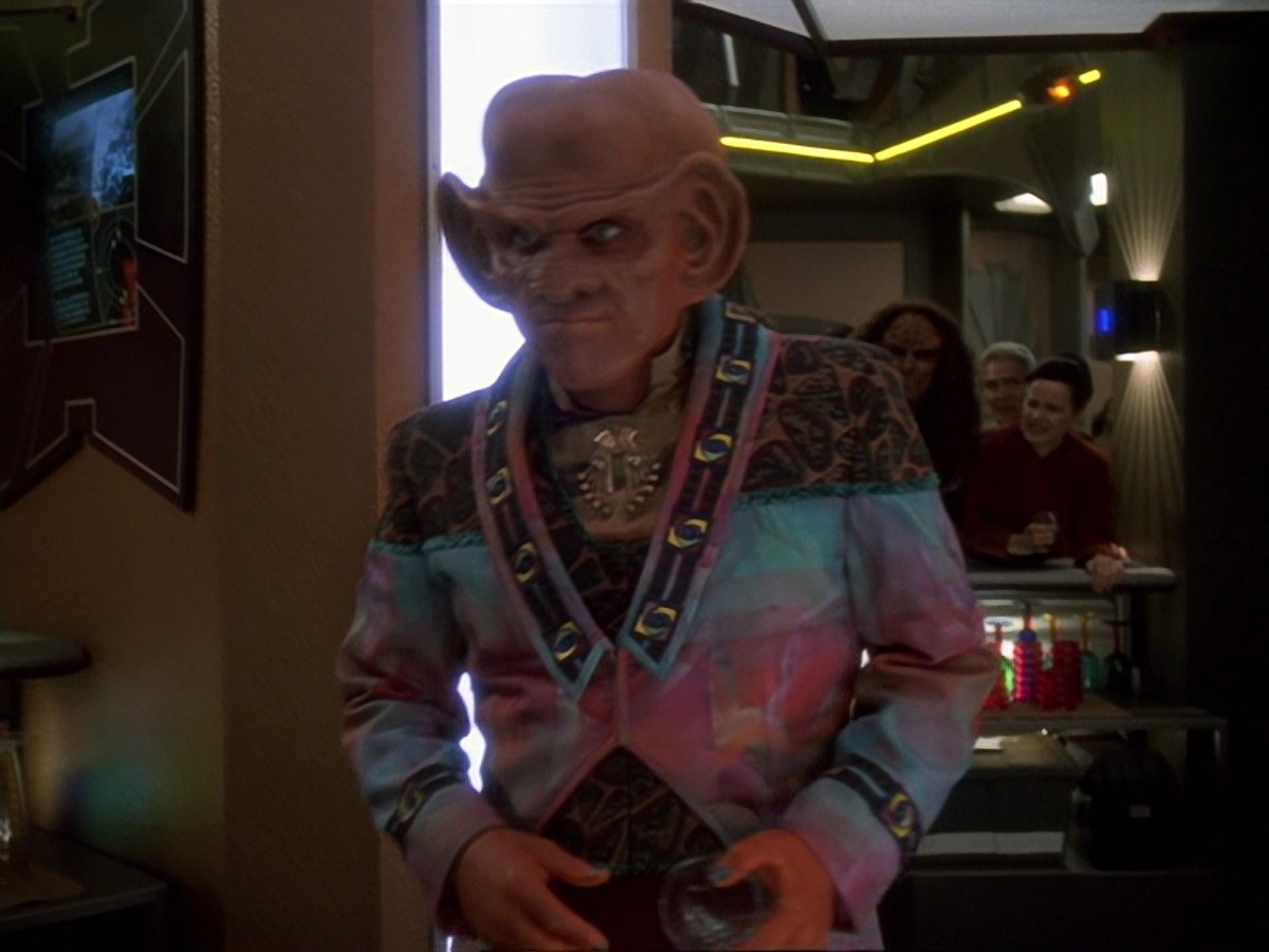 extant_StarTrek_DS9_6x22-Valiant_0223.jpg